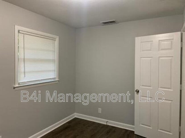 Photo - 4807 Gardiner Dr