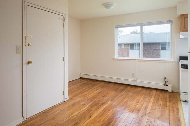 Photo - Brookfield Gardens Apartments