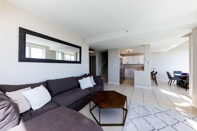 Photo - 507-909 Mainland St Unit ID1345513P