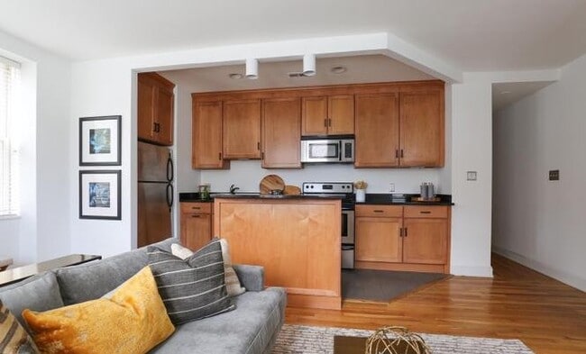 Photo - 1916 17th St NW Unit 113