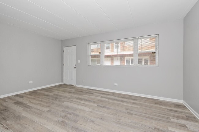 Photo - 7806-7812 S Troy