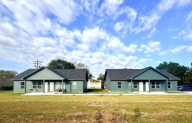 502 N Ross Sterling