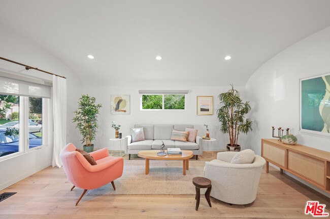 Photo - 1275 S Sycamore Ave