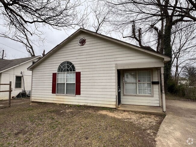 Building Photo - 3000 Waverly Ave Rental