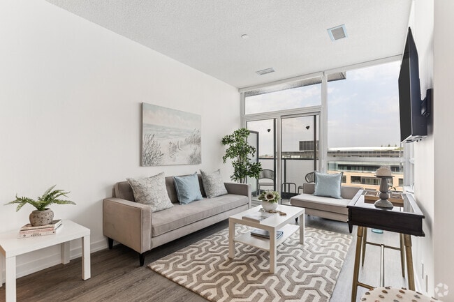 2BR, 1BA - 643SF - Living Room