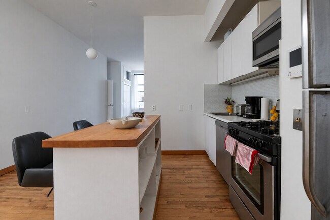 154 Chambers St Unit SI FL3-ID1323899P