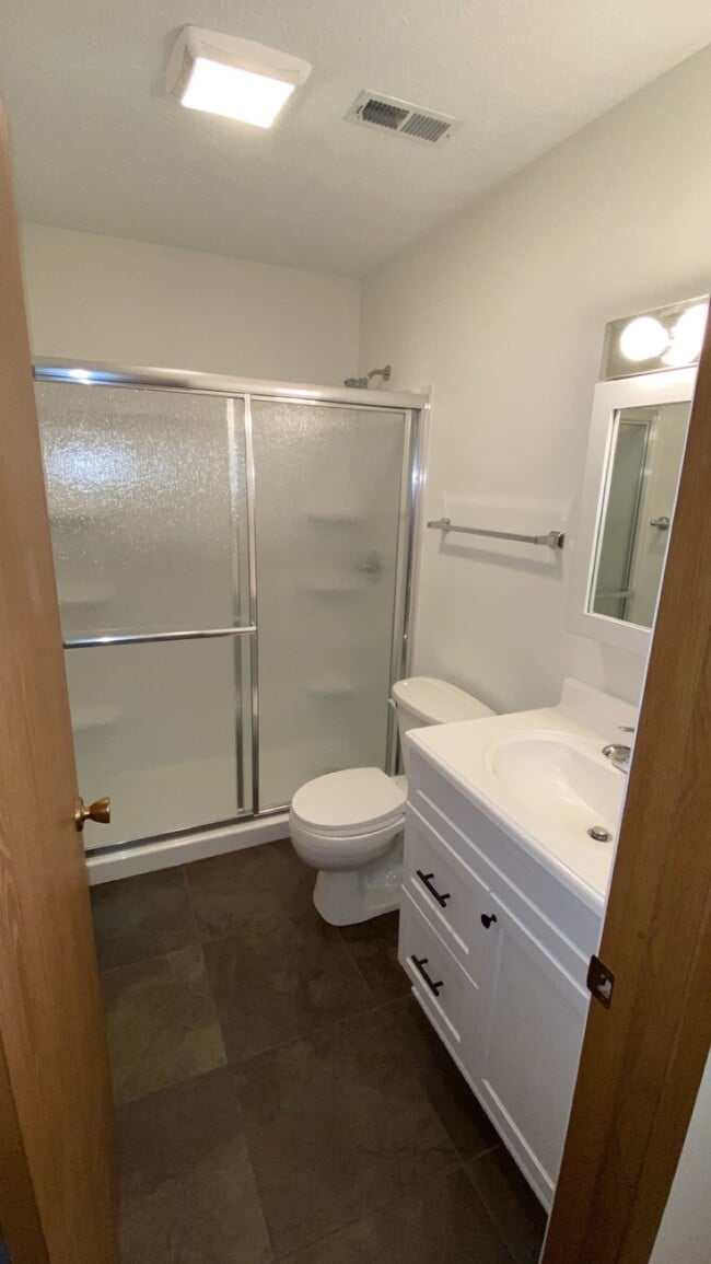 Photo - 525 Rosehill Dr