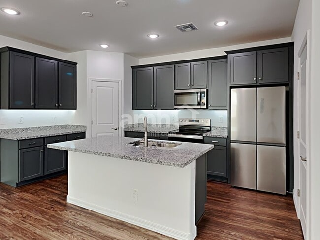 Photo - 15068 W Sherman St