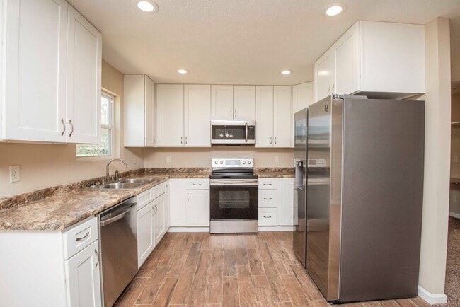 7206 Della Dr