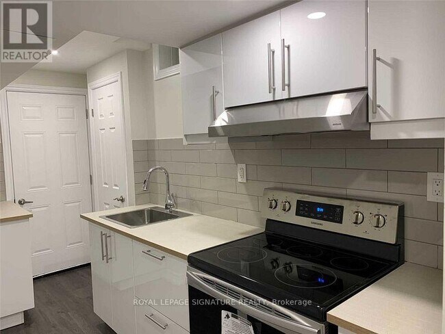 Photo - 61 Frenchpark Cir