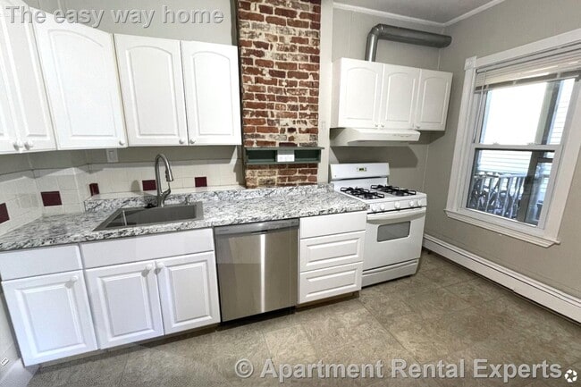 Photo - 210 River St