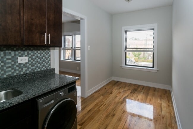 Photo - 2249 W Wilson Ave Unit 113