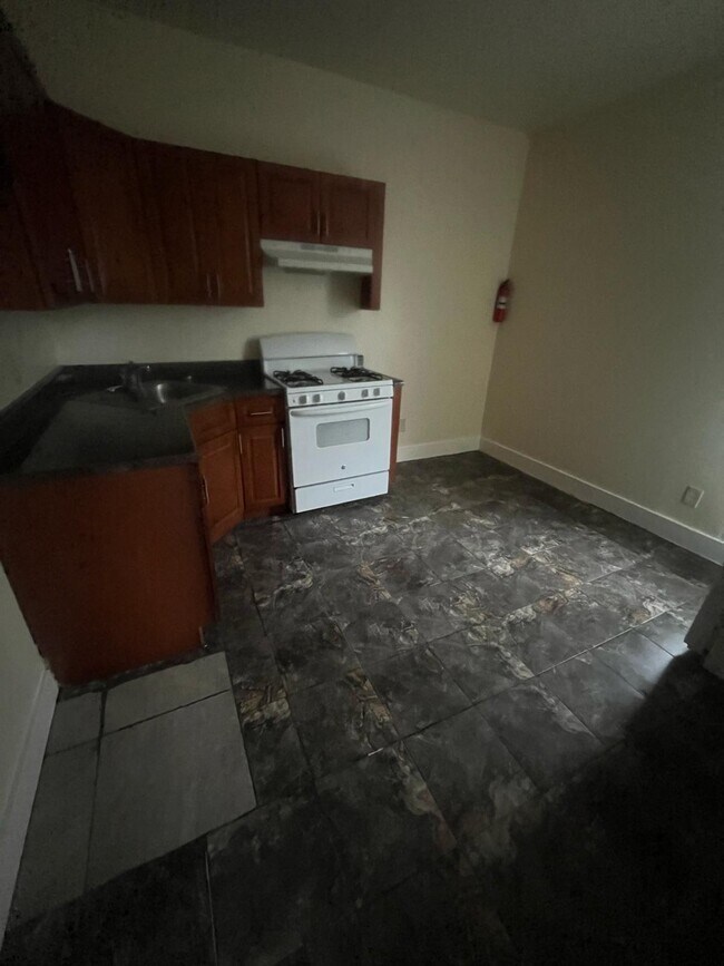 Photo - 118 Cedar Ave Unit 1