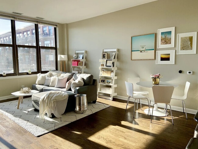 Photo - 15 S Throop St Unit 403