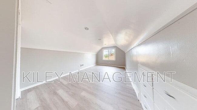 Photo - 16501 Fairmount Dr