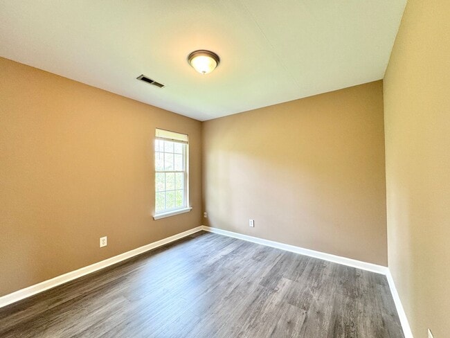 Photo - 4 Bedroom Off Franklin Blvd