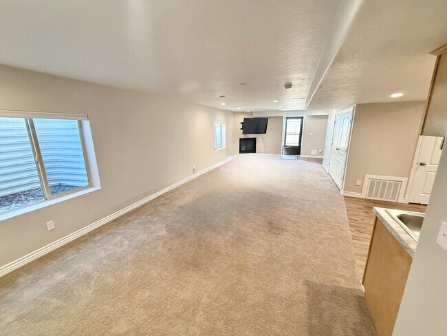 5629 Far Vista Dr
