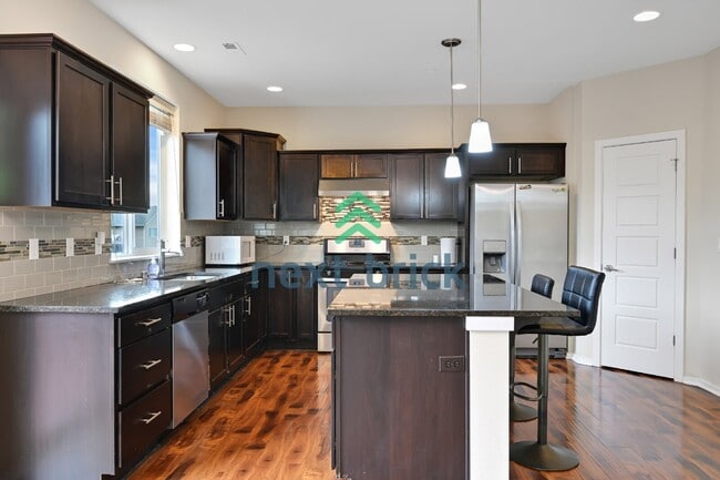 Photo - Spacious 3-Bedroom Lynnwood Retreat with 2230 sqft of Comfort!