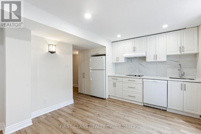 Photo - 802 Yates Dr