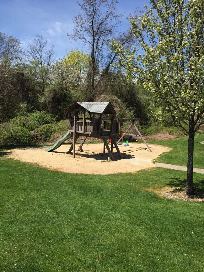 Rosewood, L.L.C. (RWD) Apartments North Haven, CT