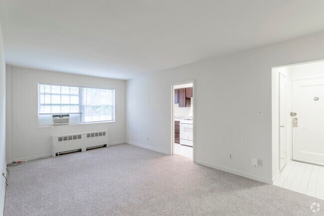 1 BR, 1 BA - 550 SF