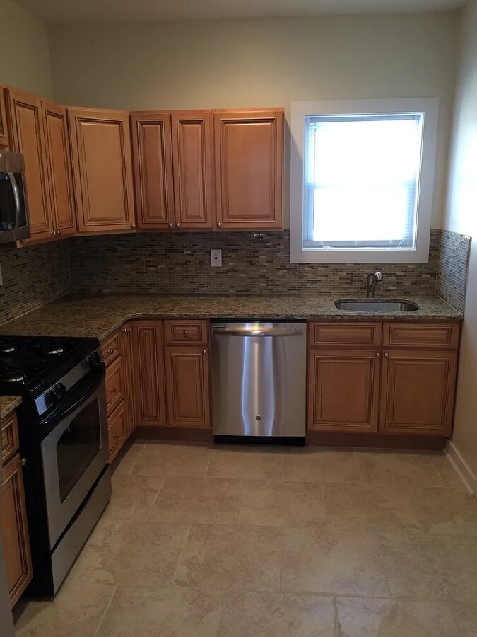 Photo - 2105 W Seybert St