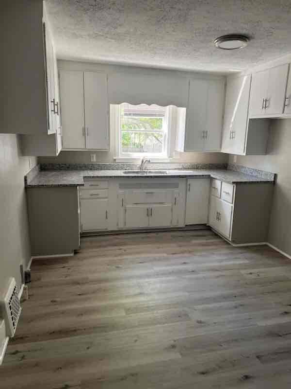 Photo - 1115 Clover St