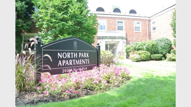 Fairmount Circle Living - Fairmount Circle Living Apartments