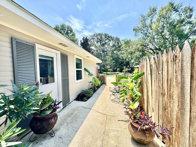 Photo - Cottage Retreat in Wimbledon Estates - All Utilities & Lawn Care Included!