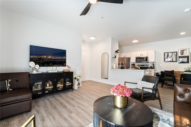 Building Photo - 2900 Sunridge Heights Pkwy Unit 1514 Rental