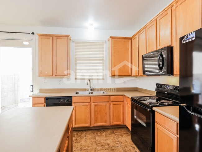 Photo - 10010 W Winslow Ave