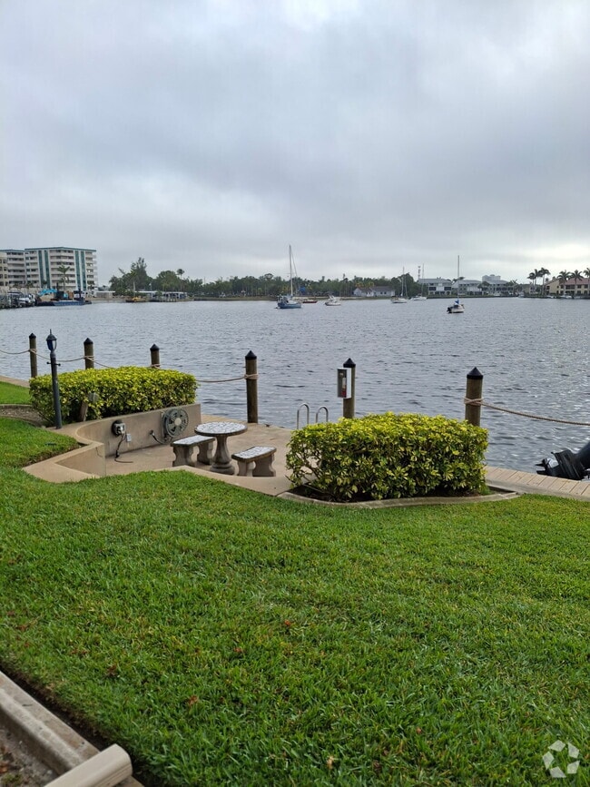 Building Photo - 416 Tudor Dr Unit Waterfront condo for rent