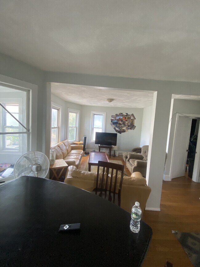 Photo - 53 Bristol Rd Unit 2