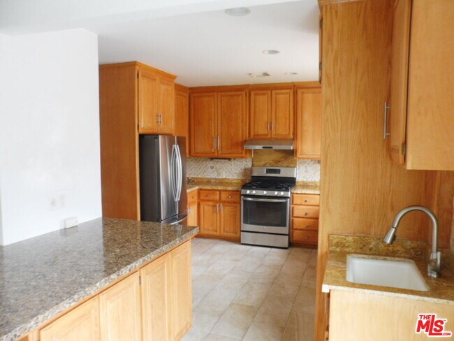 Photo - 12566 Woodbine St