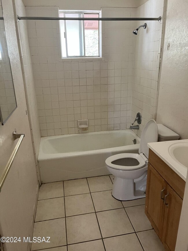 Photo - 51 E Mills Dr