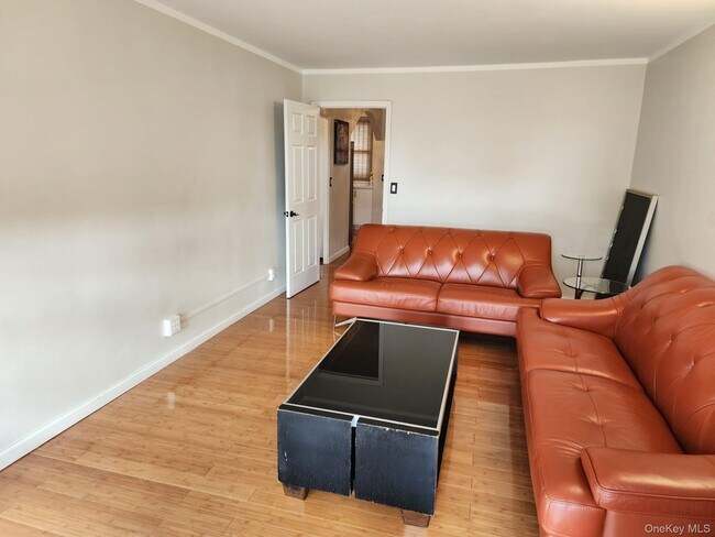 Photo - 61-15 98th St Unidad 12L