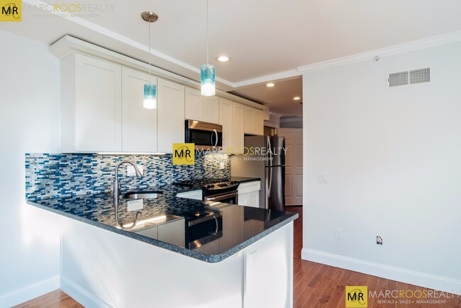 Photo - 230 Maverick St Unit 108-3