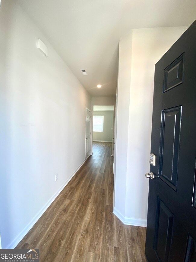 Photo - 256 Lauritsen Way