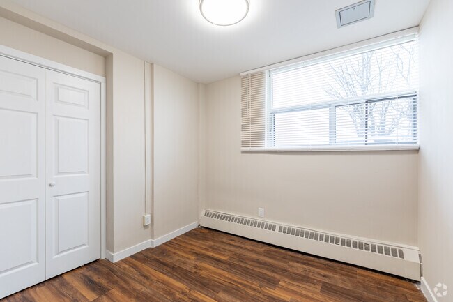 2BR, 1BA - 784SF - Bedroom - 11 Kendale Court Apartments