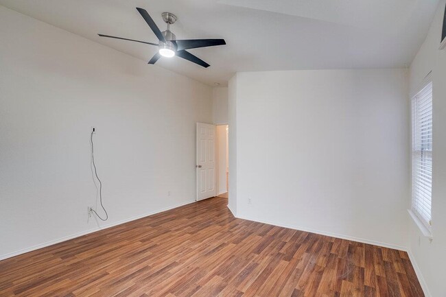 Photo - 900 Fenway Park Ct