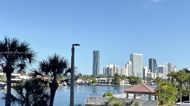 Building Photo - 20515 E Country Club Dr Unit 245 Rental