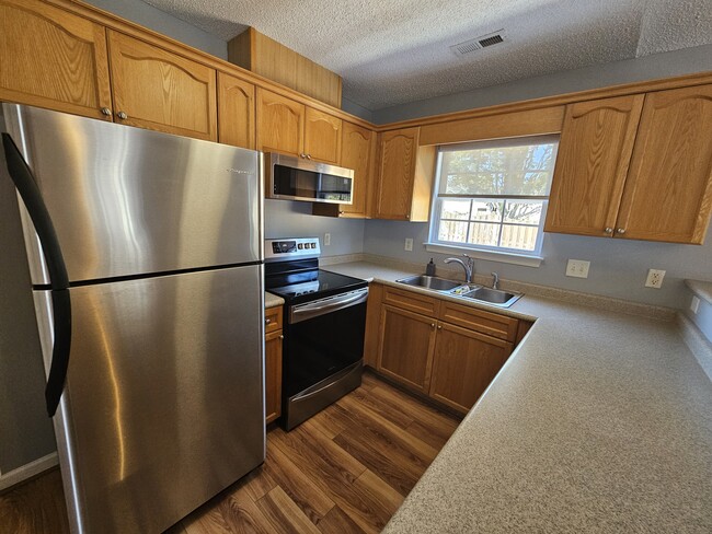 Photo - 417 Brecknock Ct