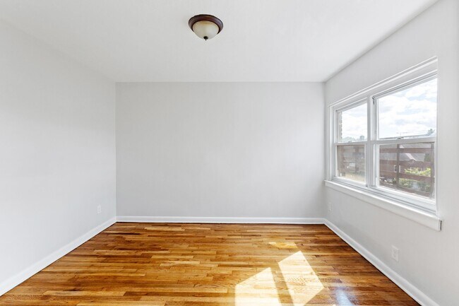 Photo - Larchmont Manor