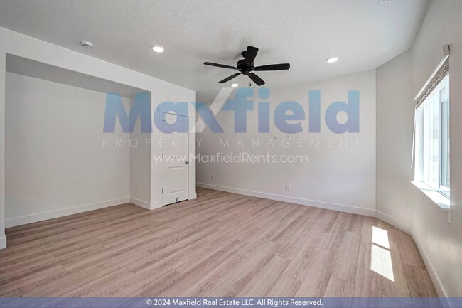 Photo - Beautiful Interior Townhouse - 3BD 3BA 2GA
