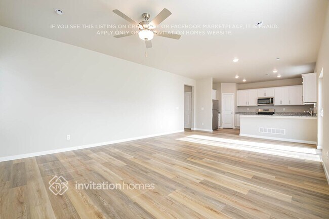 Photo - 2154 Alyssa St