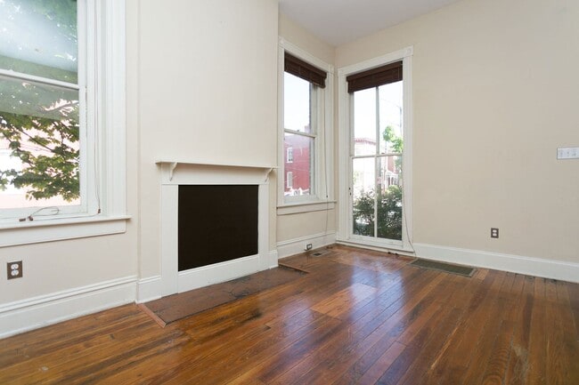 Photo - Marshall Adams #11 Unit 11