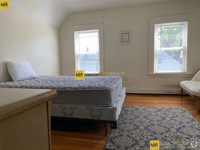 Building Photo - 3 Everett Ave Unit 1 Rental
