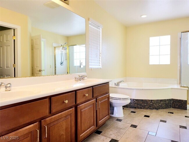 Photo - 10885 Fintry Hills St