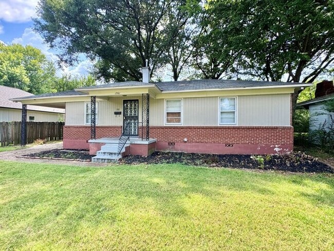 Photo - 1761 Cornelia Ln