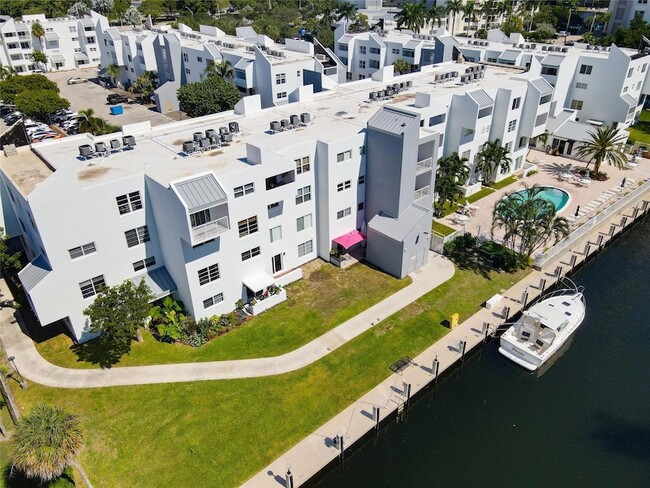 Photo - 2860 NE 14th St